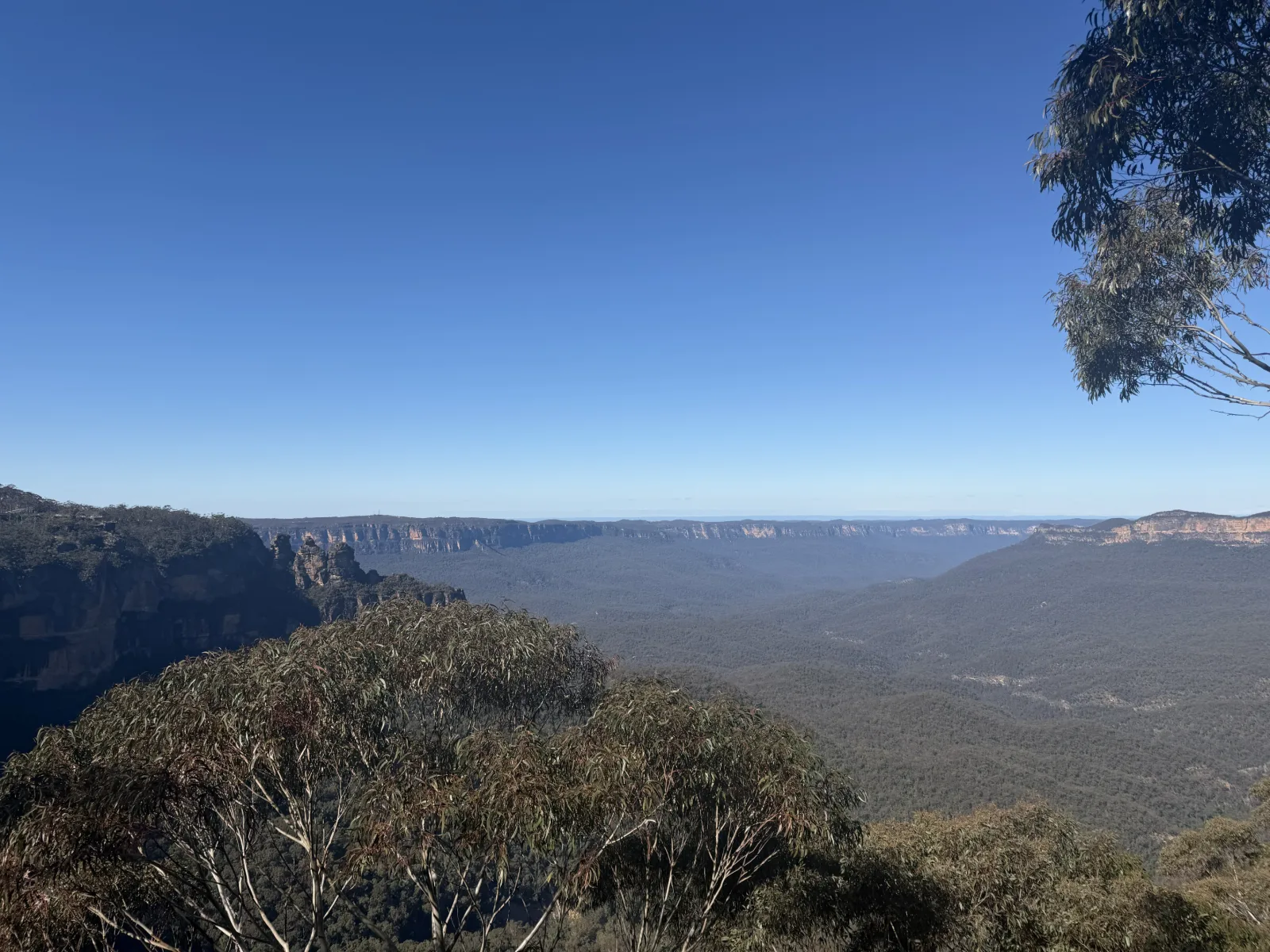 Cliff Drive Scenic Loop Road trail in Leura / Blue Mountains, NSW